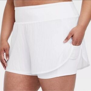 NWT! All in motion white woven high rise 2-in-1 run shorts